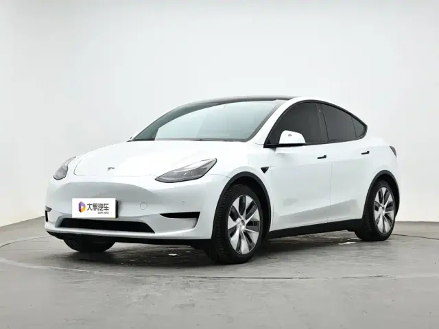 Фотография автомобиля — Tesla Model Y