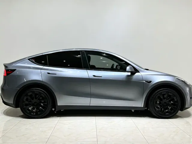 Tesla Model Y — Фото автомобиля 4