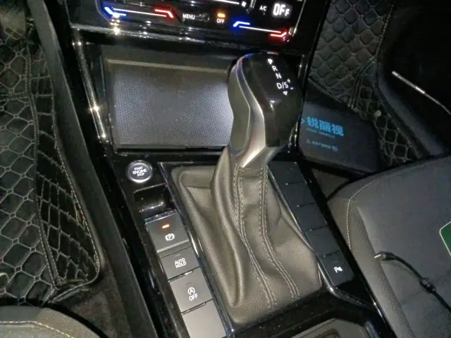 Volkswagen Passat — Фото автомобиля 10