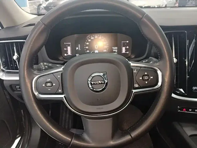 Volvo S60 — Фото автомобиля 10