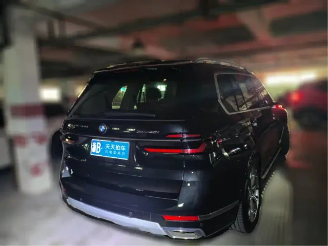 BMW X7 — Фото автомобиля 2