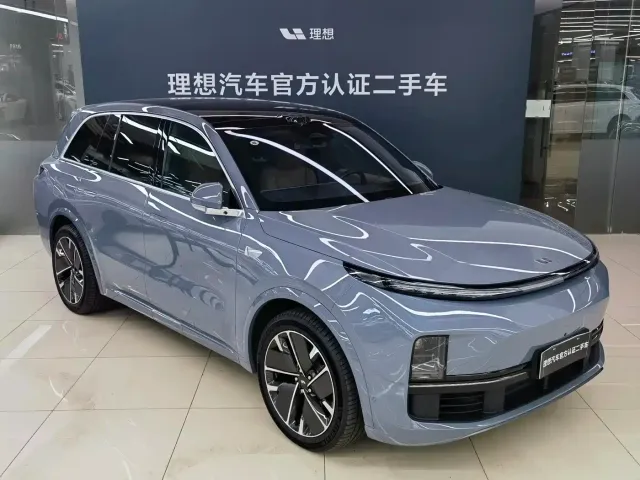 Li Auto L8 — Фото автомобиля 9