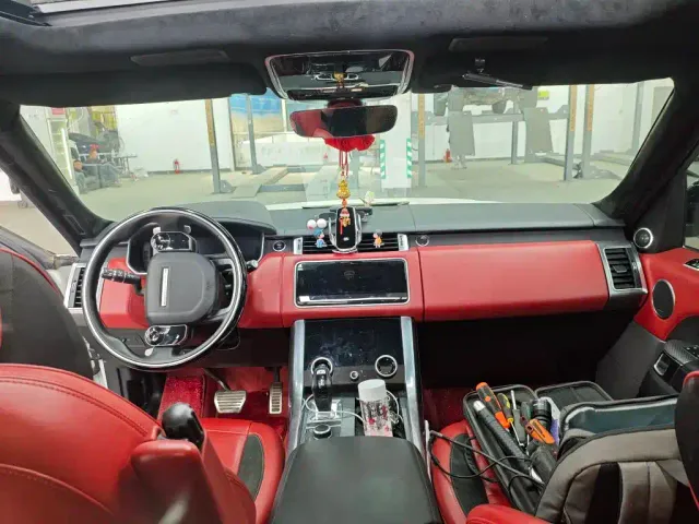 Land Rover Range Rover Sport — Фото автомобиля 3