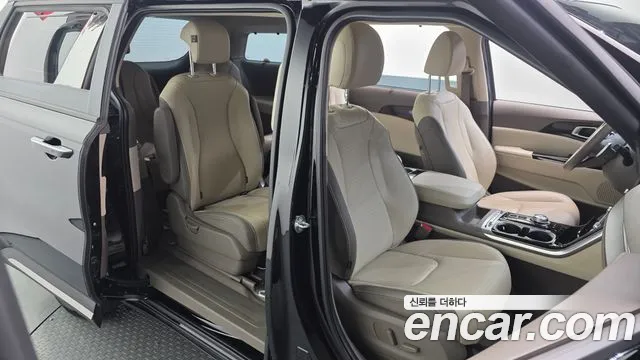 Kia Canival — Фото автомобиля 12