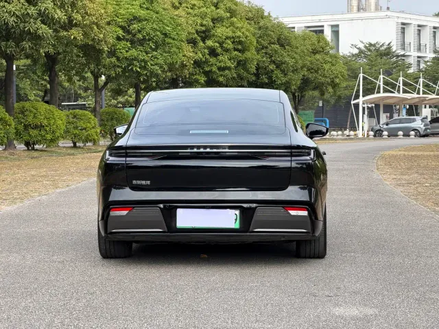 Geely Galaxy E8 — Фото автомобиля 14