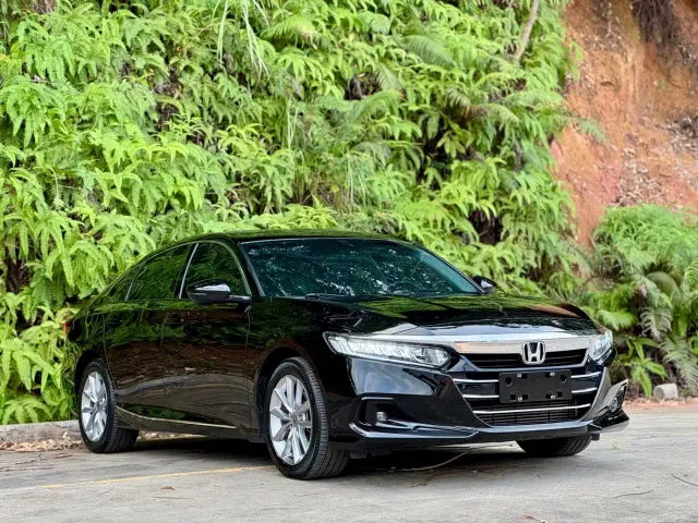 Honda Accord — Фото автомобиля 3