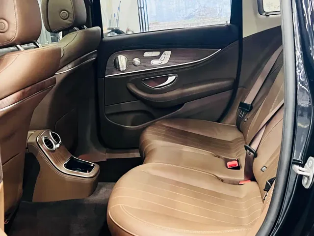 Mercedes-Benz E-Class — Фото автомобиля 13