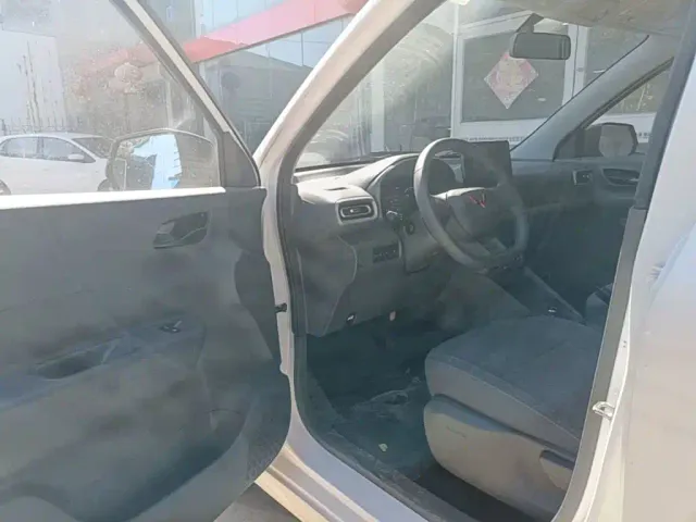 Wuling Hongguang — Фото автомобиля 15