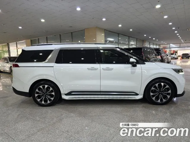 Kia Carnival 4th Gen — Фото автомобиля 5