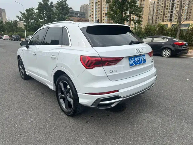 Audi Q3 — Фото автомобиля 12
