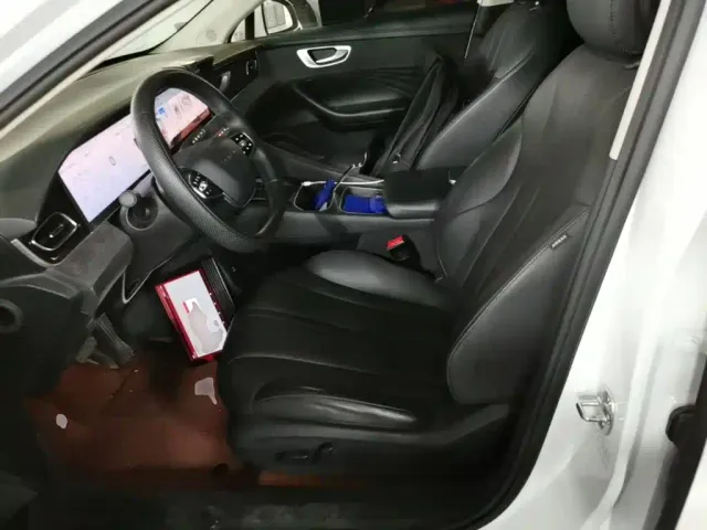 Roewe D7 — Фото автомобиля 14