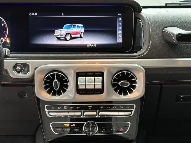 Mercedes-Benz G-Class — Фото автомобиля 17