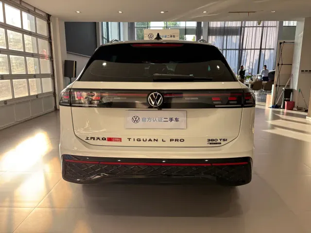Volkswagen Tiguan L — Фото автомобиля 14