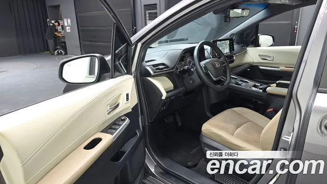 Toyota Sienna — Фото автомобиля 10