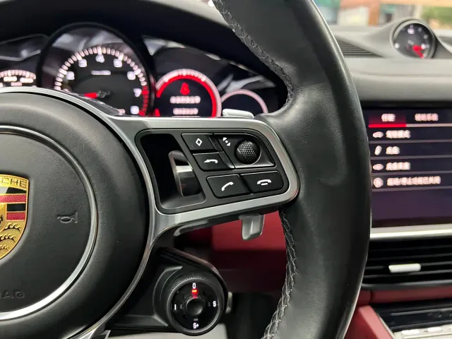 Porsche Cayenne — Фото автомобиля 17