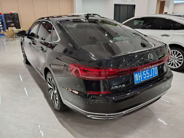 Volkswagen Passat — Фото автомобиля 3