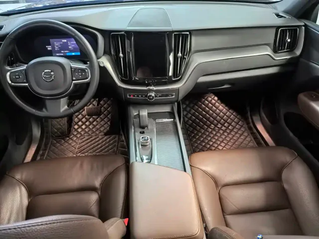 Volvo XC60 — Фото автомобиля 8