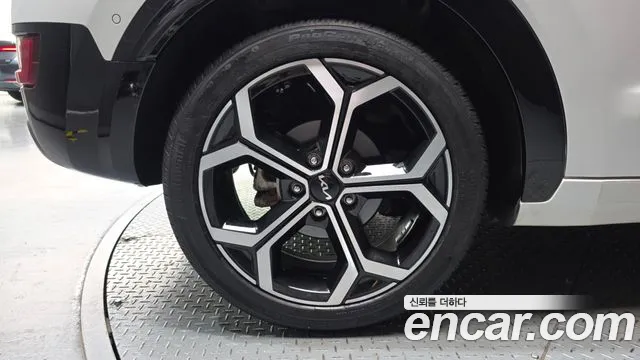 Kia Niro The All New Niro Signature — Фото автомобиля 5