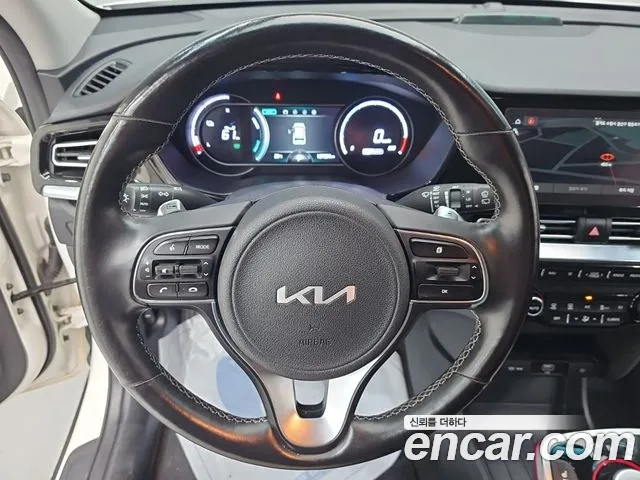 Kia Niro — Фото автомобиля 9