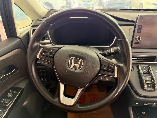 Honda Odyssey — Фото автомобиля 24