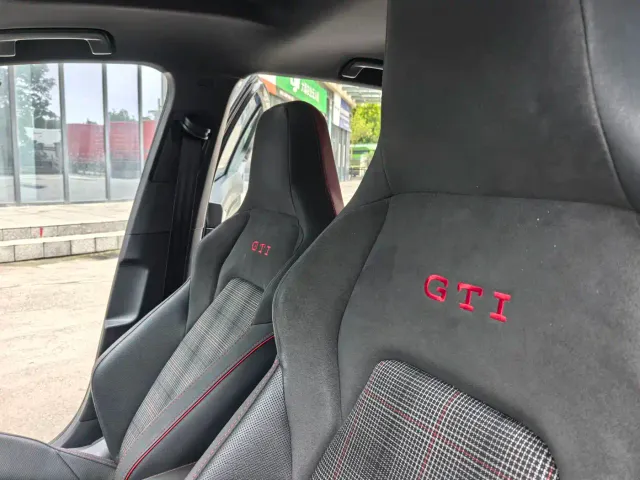 Volkswagen Golf GTI — Фото автомобиля 17