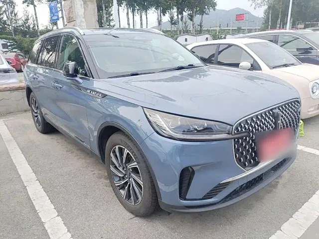 Lincoln Aviator — Фото автомобиля 3