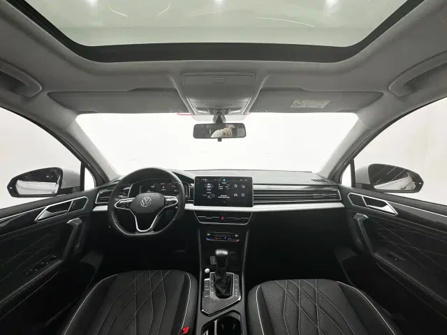 Volkswagen Tiguan L — Фото автомобиля 10
