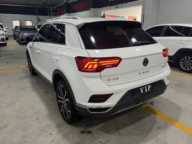 Volkswagen T-Roc — Фото автомобиля 6