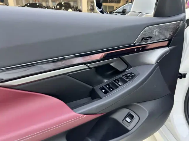 BMW 5 Series — Фото автомобиля 5