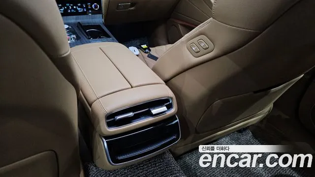 Genesis G80 Бензин 2.5 турбо 2WD — Фото автомобиля 29