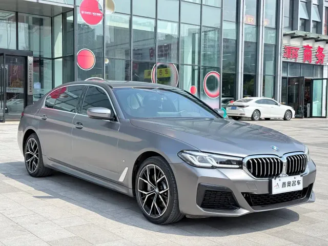 BMW 5 Series — Фото автомобиля 2