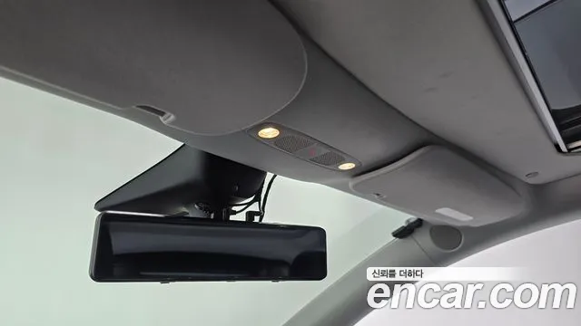 Tesla Model Y — Фото автомобиля 24