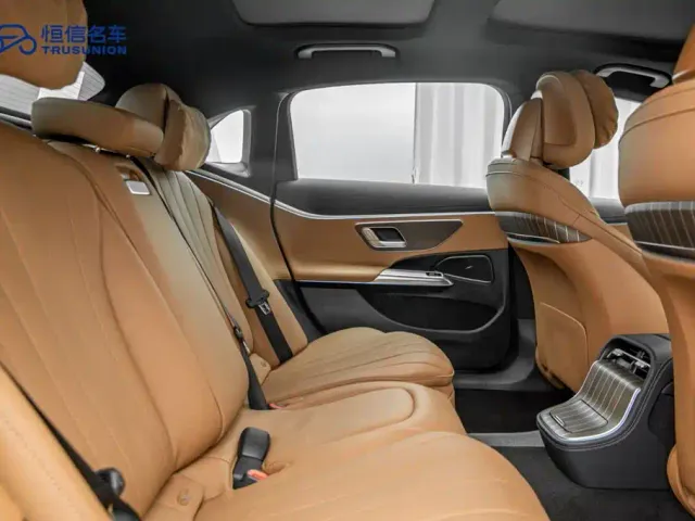 Mercedes-Benz E-Class — Фото автомобиля 15