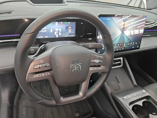 BYD Qin L — Фото автомобиля 9