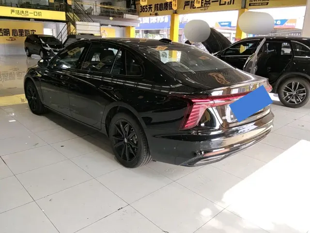 Hongqi H5 — Фото автомобиля 4