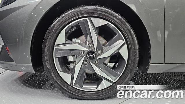 Hyundai Avante CN7 — Фото автомобиля 5