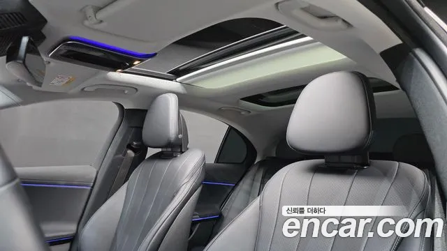 Mercedes-Benz E-Class — Фото автомобиля 17