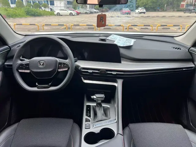 Changan CS35 Plus — Фото автомобиля 5