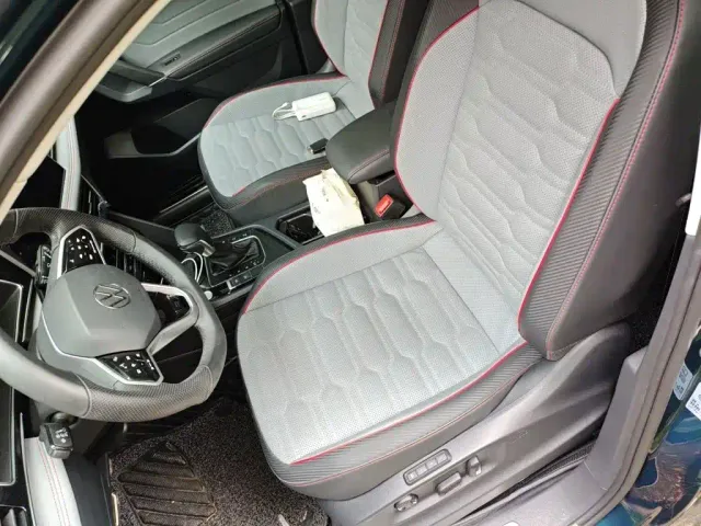 Volkswagen Tiguan L — Фото автомобиля 16
