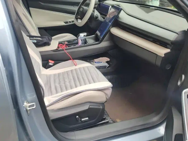 Geely Boyue — Фото автомобиля 8