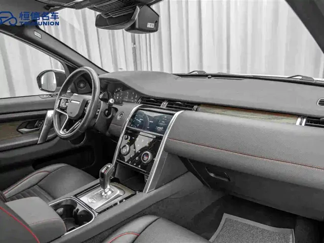 Land Rover Discovery Sport — Фото автомобиля 14