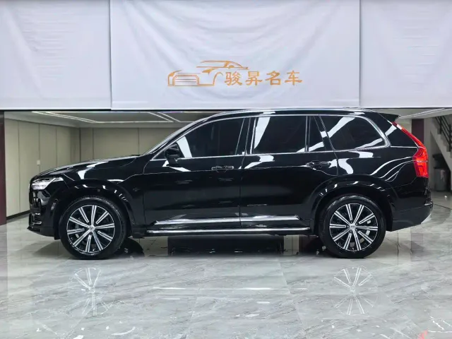 Volvo XC90 — Фото автомобиля 7