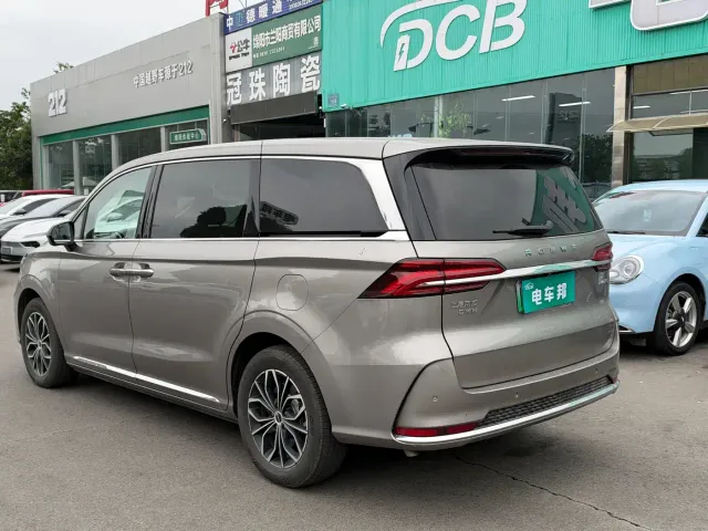 Roewe iMAX8 — Фото автомобиля 8