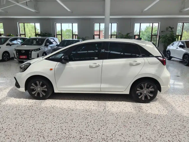 Honda Fit — Фото автомобиля 4
