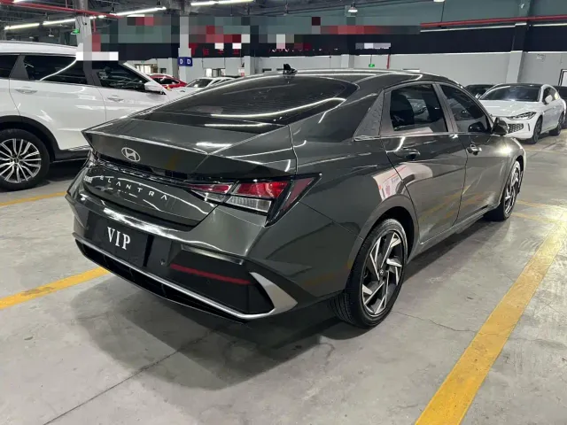 Hyundai Elantra — Фото автомобиля 4