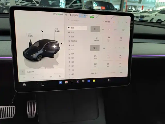 Tesla Model Y — Фото автомобиля 12