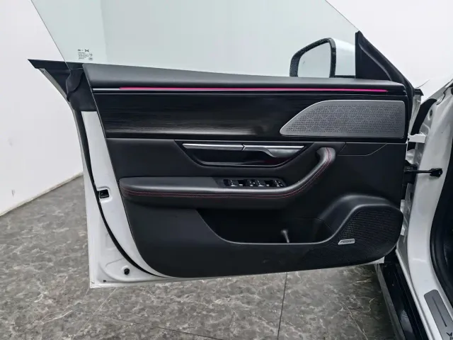 Xpeng P7 — Фото автомобиля 18