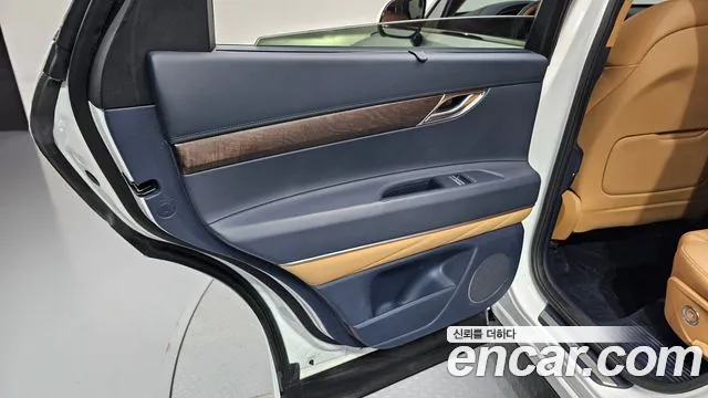 Genesis GV80 2.5T Бензин AWD — Фото автомобиля 25