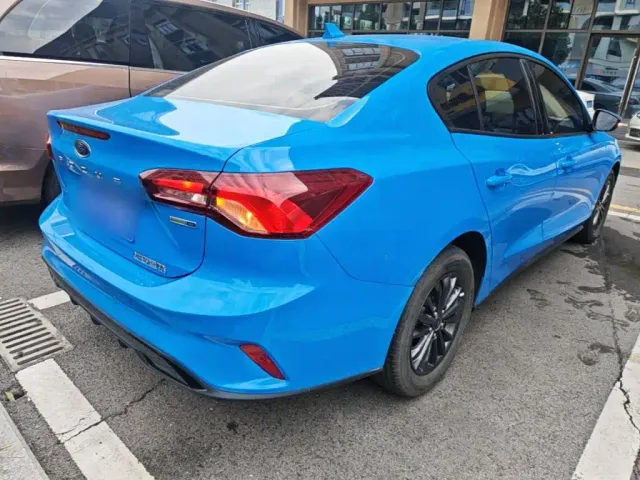Ford Focus — Фото автомобиля 6