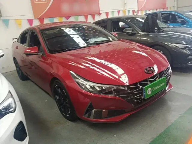Hyundai Elantra — Фото автомобиля 3